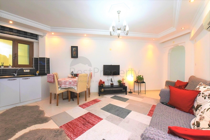 قريبة من البحر - شقة غرفة وصالة مفروشة -في محمودلار / الانيا 