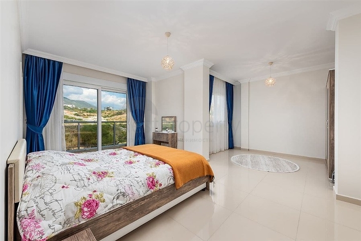 تراس واسع - شقة غرفتين وصالة مفروشة -ضمن مجمع حديث في كاستل / الانيا 