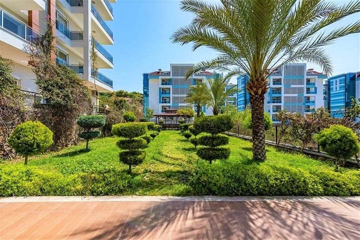 تراس واسع - شقة غرفتين وصالة مفروشة -ضمن مجمع حديث في كاستل / الانيا 