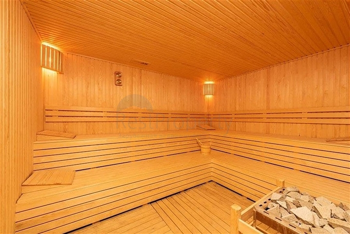 تراس واسع - شقة غرفتين وصالة مفروشة -ضمن مجمع حديث في كاستل / الانيا 