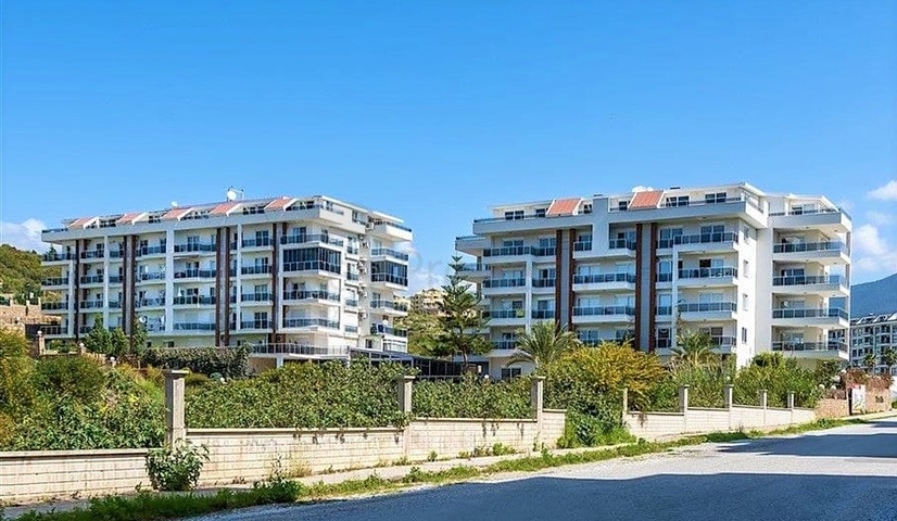 تراس واسع - شقة غرفتين وصالة مفروشة -ضمن مجمع حديث في كاستل / الانيا 