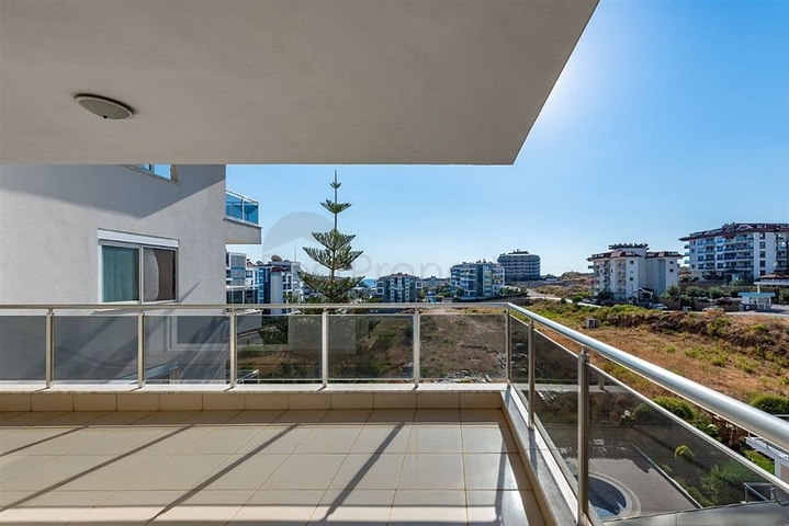 تراس واسع - شقة غرفتين وصالة مفروشة -ضمن مجمع حديث في كاستل / الانيا 