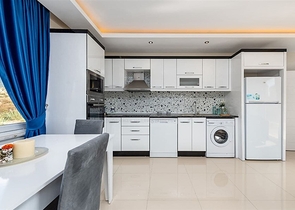 تراس واسع - شقة غرفتين وصالة مفروشة -ضمن مجمع حديث في كاستل / الانيا 