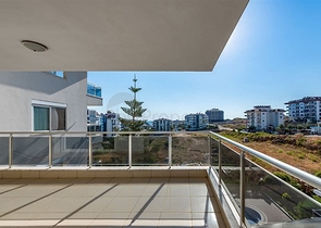 تراس واسع - شقة غرفتين وصالة مفروشة -ضمن مجمع حديث في كاستل / الانيا 