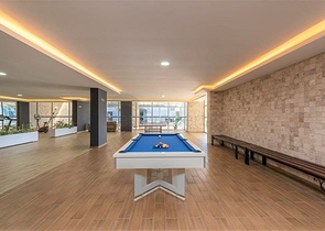 تراس واسع - شقة غرفتين وصالة مفروشة -ضمن مجمع حديث في كاستل / الانيا 