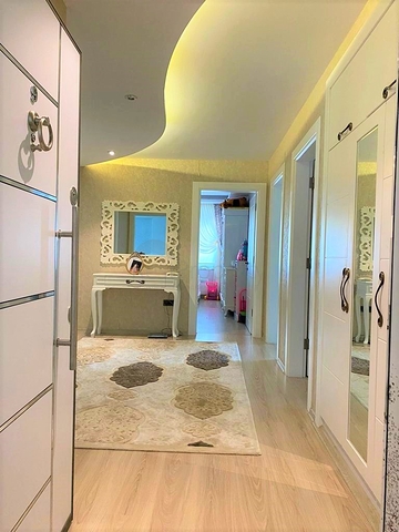 شقة واسعة - ثلاث غرف وصالة مع مطبخ منفصل - محمودلار/ الانيا 