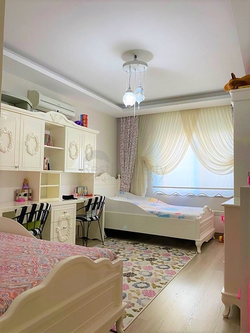 شقة واسعة - ثلاث غرف وصالة مع مطبخ منفصل - محمودلار/ الانيا 