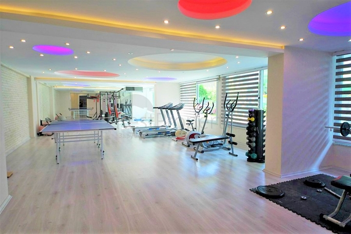 شقة واسعة - ثلاث غرف وصالة مع مطبخ منفصل - محمودلار/ الانيا 