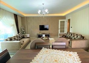 شقة واسعة - ثلاث غرف وصالة مع مطبخ منفصل - محمودلار/ الانيا 