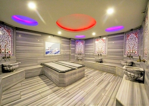 شقة واسعة - ثلاث غرف وصالة مع مطبخ منفصل - محمودلار/ الانيا 