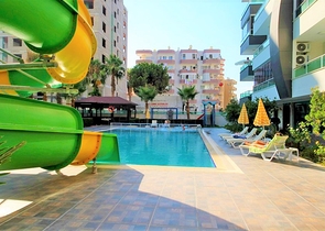 شقة واسعة - ثلاث غرف وصالة مع مطبخ منفصل - محمودلار/ الانيا 