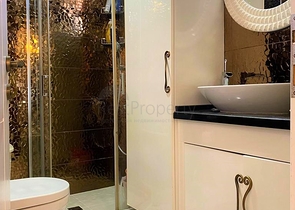 شقة واسعة - ثلاث غرف وصالة مع مطبخ منفصل - محمودلار/ الانيا 