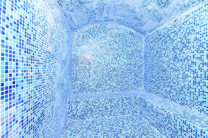 اطلالة على قلعة الانيا- مجمع جديد - شقة 2 غرفة وصالة مفروشة - في مركز الانيا