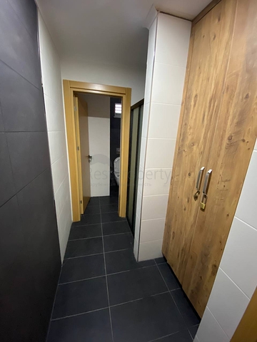 اطلالة على قلعة الانيا- مجمع جديد - شقة 2 غرفة وصالة مفروشة - في مركز الانيا