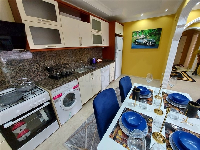 شقة غرفتين وصالة مفروشة -قريبة من البحر - في محمودلار / الانيا 