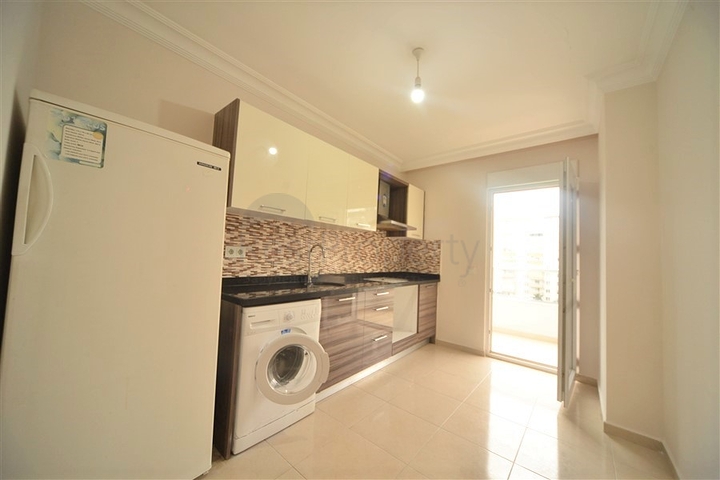 شقة غرفتين وصالة مطبخ منفصل - في محمودلار / الانيا