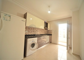 شقة غرفتين وصالة مطبخ منفصل - في محمودلار / الانيا