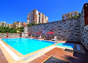 شقة غرفتين وصالة مطبخ منفصل - في محمودلار / الانيا