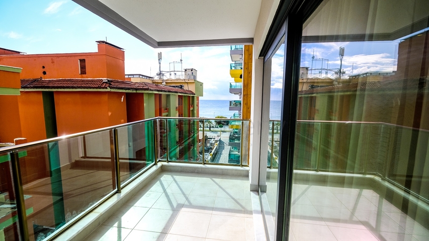 اطلالة بحر - شقة غرفتين وصالة ضمن مجمع حديث - محمودلار/ الانيا