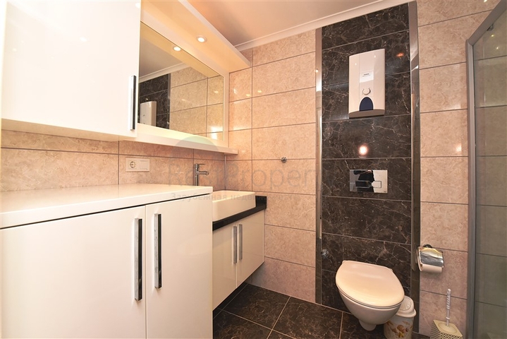 قريبة من شاطئ كليوباترا - شقة غرفة وصالة مفروشة -ضمن مجمع فاخر -الانيا سنتر 