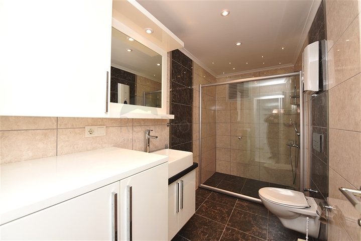 قريبة من شاطئ كليوباترا -شقة غرفة وصالة مفروشة - مجمع حديث - الانيا 