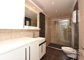 قريبة من شاطئ كليوباترا -شقة غرفة وصالة مفروشة - مجمع حديث - الانيا 