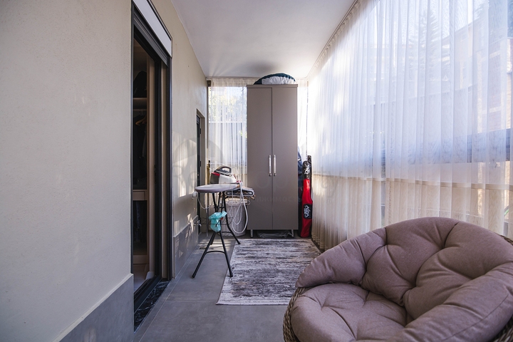 دوبلكس فاخرة -4 غرف وصالة - مفروشة بأناقة -ضمن مجمع انيق -في اوبا / الانيا 