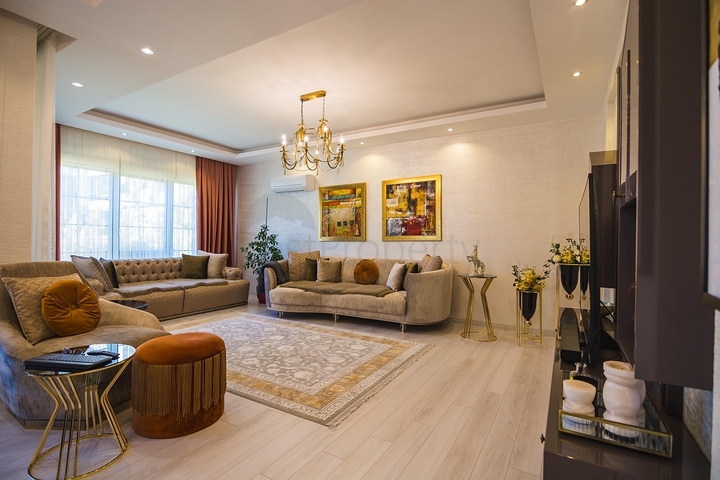 دوبلكس فاخرة -4 غرف وصالة - مفروشة بأناقة -ضمن مجمع انيق -في اوبا / الانيا 