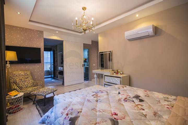 دوبلكس فاخرة -4 غرف وصالة - مفروشة بأناقة -ضمن مجمع انيق -في اوبا / الانيا 