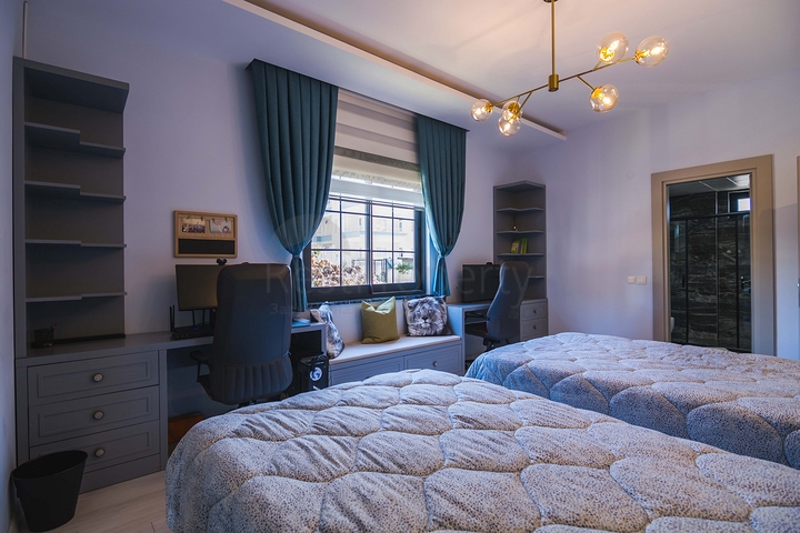 دوبلكس فاخرة -4 غرف وصالة - مفروشة بأناقة -ضمن مجمع انيق -في اوبا / الانيا 