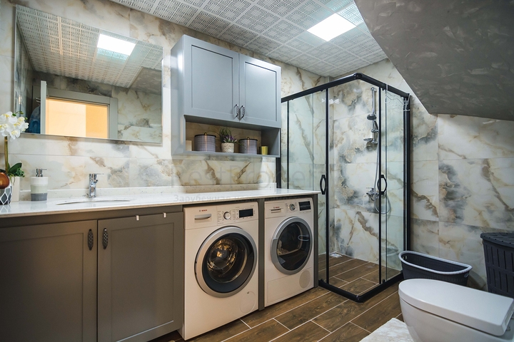 دوبلكس فاخرة -4 غرف وصالة - مفروشة بأناقة -ضمن مجمع انيق -في اوبا / الانيا 