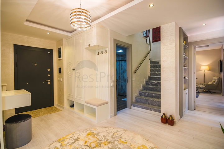 دوبلكس فاخرة -4 غرف وصالة - مفروشة بأناقة -ضمن مجمع انيق -في اوبا / الانيا 