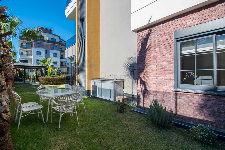 دوبلكس فاخرة -4 غرف وصالة - مفروشة بأناقة -ضمن مجمع انيق -في اوبا / الانيا 