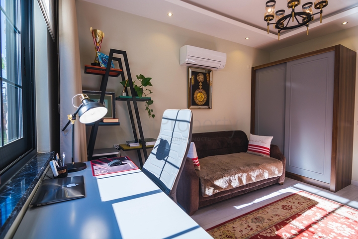 دوبلكس فاخرة -4 غرف وصالة - مفروشة بأناقة -ضمن مجمع انيق -في اوبا / الانيا 