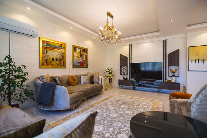 دوبلكس فاخرة -4 غرف وصالة - مفروشة بأناقة -ضمن مجمع انيق -في اوبا / الانيا 