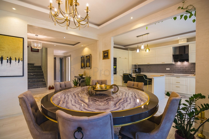 دوبلكس فاخرة -4 غرف وصالة - مفروشة بأناقة -ضمن مجمع انيق -في اوبا / الانيا 