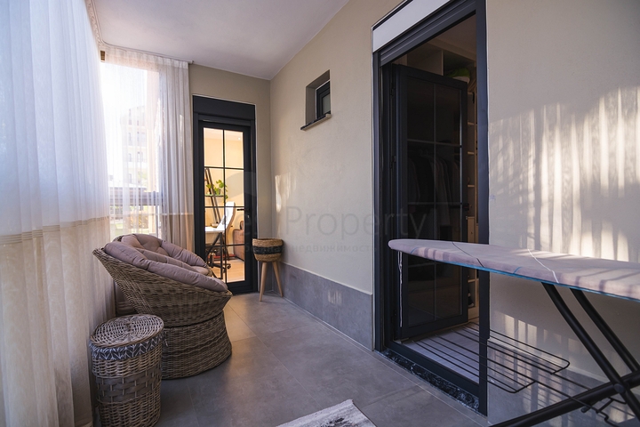 دوبلكس فاخرة -4 غرف وصالة - مفروشة بأناقة -ضمن مجمع انيق -في اوبا / الانيا 