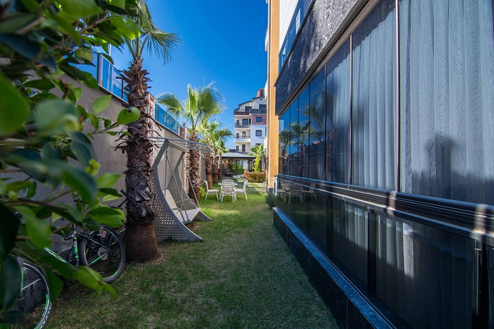 دوبلكس فاخرة -4 غرف وصالة - مفروشة بأناقة -ضمن مجمع انيق -في اوبا / الانيا 