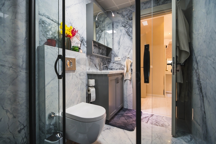 دوبلكس فاخرة -4 غرف وصالة - مفروشة بأناقة -ضمن مجمع انيق -في اوبا / الانيا 