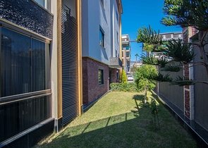 دوبلكس فاخرة -4 غرف وصالة - مفروشة بأناقة -ضمن مجمع انيق -في اوبا / الانيا 