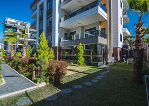 دوبلكس فاخرة -4 غرف وصالة - مفروشة بأناقة -ضمن مجمع انيق -في اوبا / الانيا 