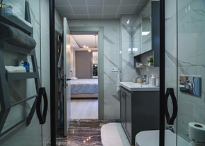 دوبلكس فاخرة -4 غرف وصالة - مفروشة بأناقة -ضمن مجمع انيق -في اوبا / الانيا 