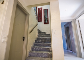 دوبلكس فاخرة -4 غرف وصالة - مفروشة بأناقة -ضمن مجمع انيق -في اوبا / الانيا 