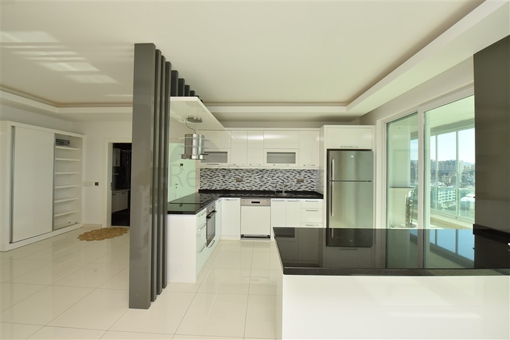 اطلالة بحر - دوبلكس فاخرة 4 غرف وصالة -في توسمور / الانيا 