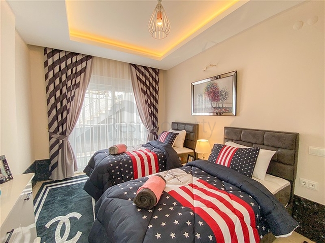 دوبلكس ارضية - غرفتين وصالة ضمن مجمع سكني قريب من البحر - في كاستل / الانيا 