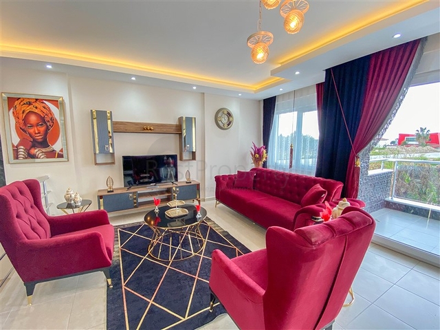 دوبلكس ارضية - غرفتين وصالة ضمن مجمع سكني قريب من البحر - في كاستل / الانيا 