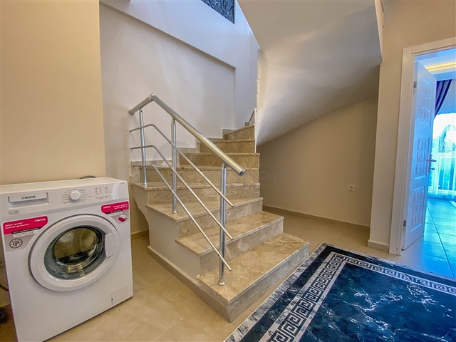 دوبلكس ارضية - غرفتين وصالة ضمن مجمع سكني قريب من البحر - في كاستل / الانيا 