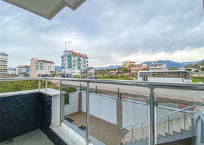 دوبلكس ارضية - غرفتين وصالة ضمن مجمع سكني قريب من البحر - في كاستل / الانيا 