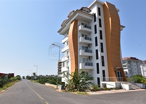 دوبلكس ارضية - غرفتين وصالة ضمن مجمع سكني قريب من البحر - في كاستل / الانيا 