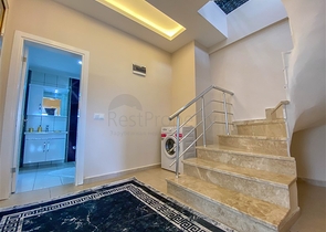 دوبلكس ارضية - غرفتين وصالة ضمن مجمع سكني قريب من البحر - في كاستل / الانيا 